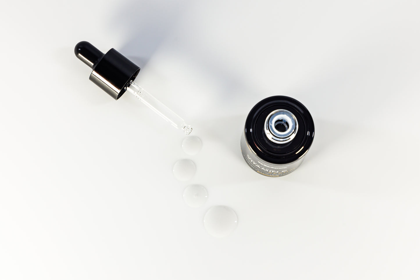 [プレミアム成分でオールインワン] 無水純粋ビタミンC 20%セラム 30ml